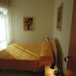아파트 Homely One Bedroom Flat With Side Sea View *