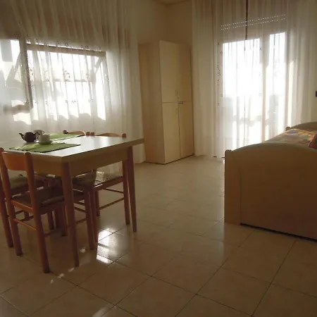 Homely One Bedroom Flat With Side Sea View Daire