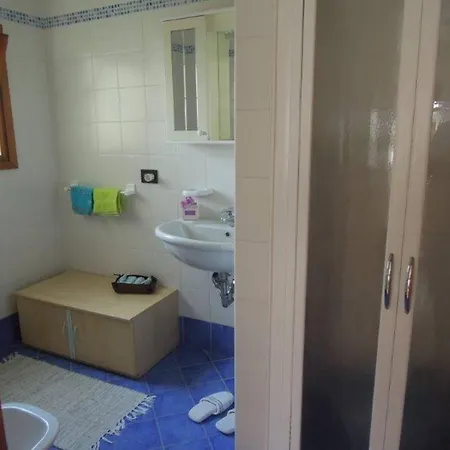 Homely One Bedroom Flat With Side Sea View Appartamento *